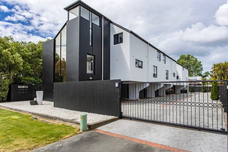 Photo of property in 1/90 Springfield Road, St Albans, Christchurch, 8014