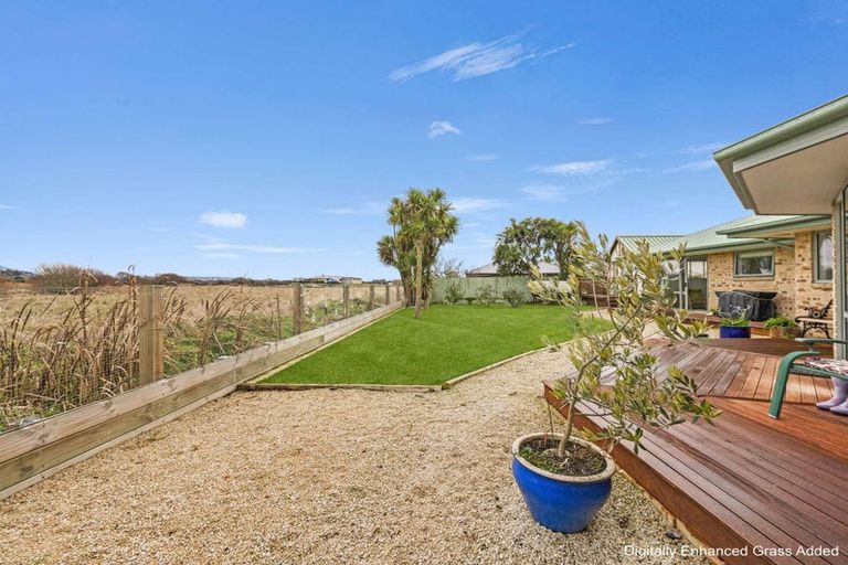 Photo of property in 34 Kiwi Avenue, Waikuku Beach, 7473