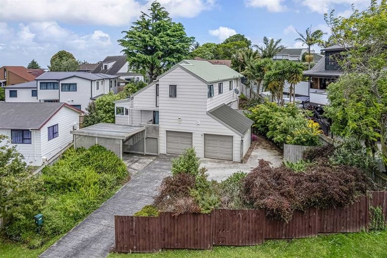 Photo of property in 38 Eugenia Rise, Totara Heights, Auckland, 2105