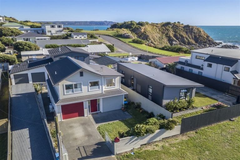 Photo of property in 25a Lambley Road, Titahi Bay, Porirua, 5022