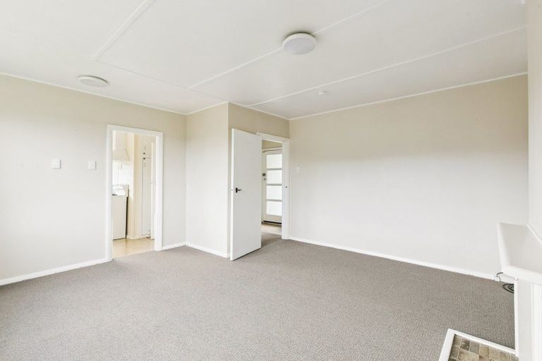 Photo of property in 42 Victory Avenue, Karori, Wellington, 6012