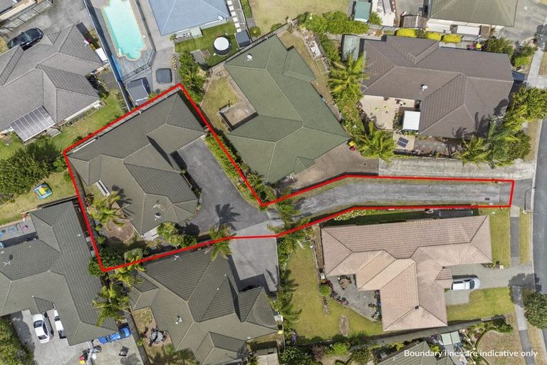 Photo of property in 20 Moyrus Crescent, East Tamaki Heights, Auckland, 2016