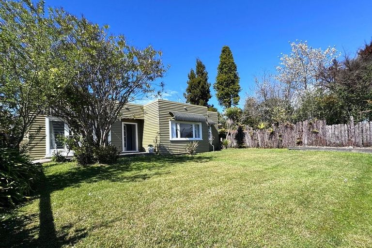 Photo of property in 30 Charles Road, Hannahs Bay, Rotorua, 3010