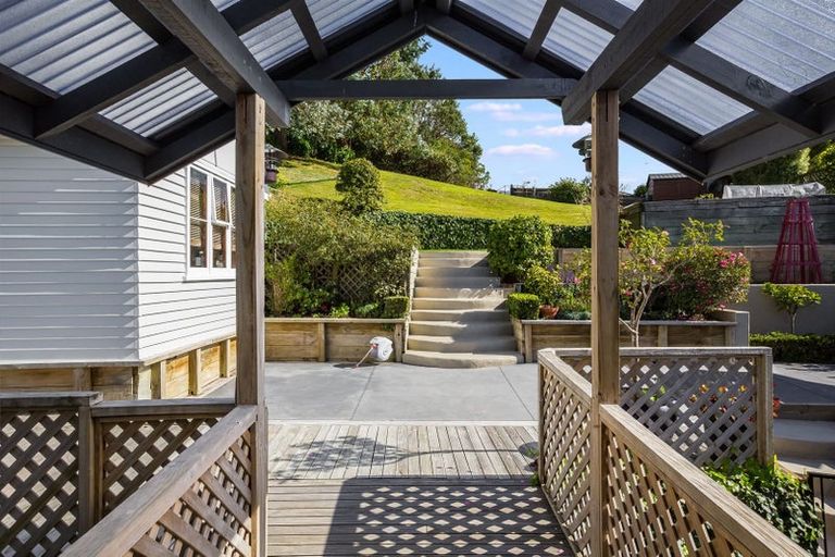 Photo of property in 12 Makora Grove, Paremata, Porirua, 5024