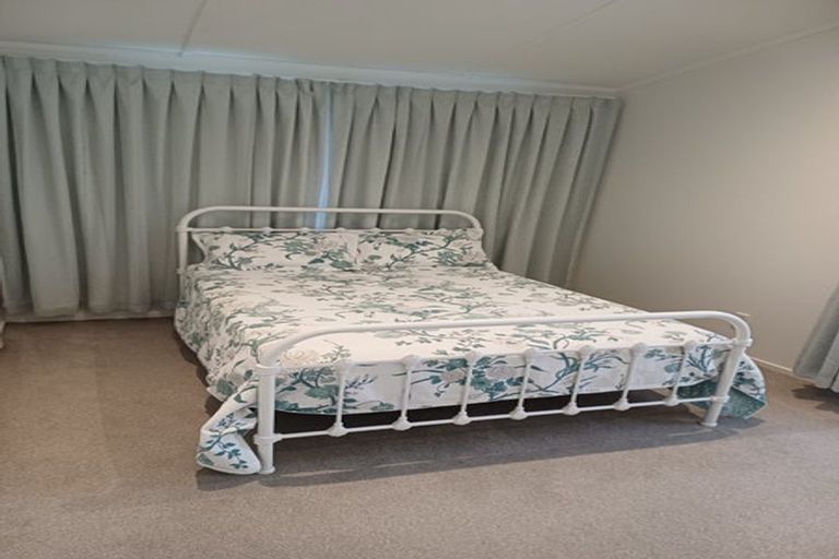 Photo of property in 2/41 Charles Dickens Drive, Mellons Bay, Auckland, 2014