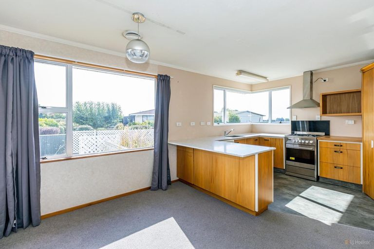 Photo of property in 19 Timaru Road, Waimate, 7924