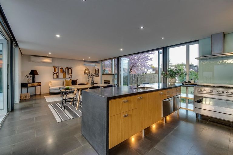 Photo of property in 37 Clifford Avenue, Merivale, Christchurch, 8014