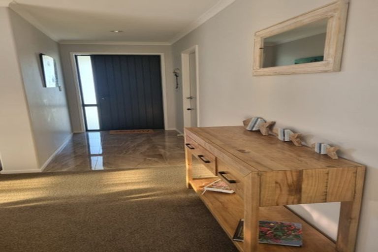 Photo of property in 13 Powhaitere Road, One Tree Point, 0118