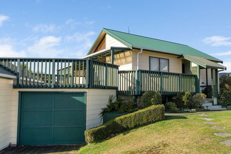 Photo of property in 15 Dickens Street, Owhata, Rotorua, 3010