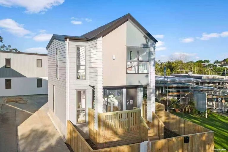 Photo of property in 4a Blue Gum Rise, Sunnyhills, Auckland, 2010