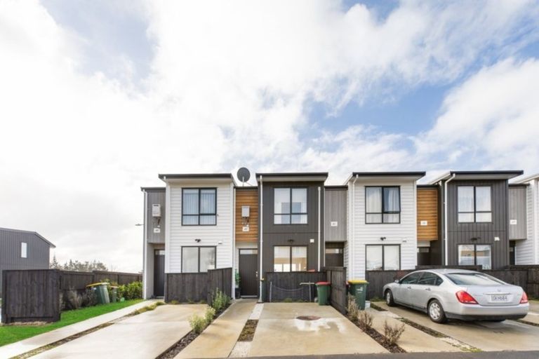 Photo of property in 43 Walsh Road, Papakura, 2110