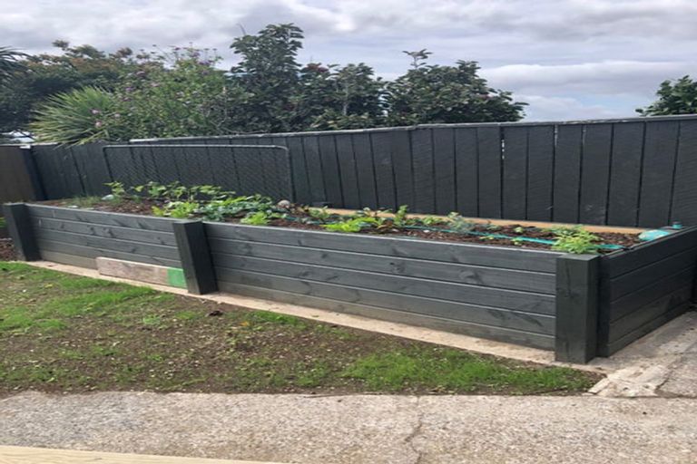 Photo of property in 12 Scott Street, Moturoa, New Plymouth, 4310