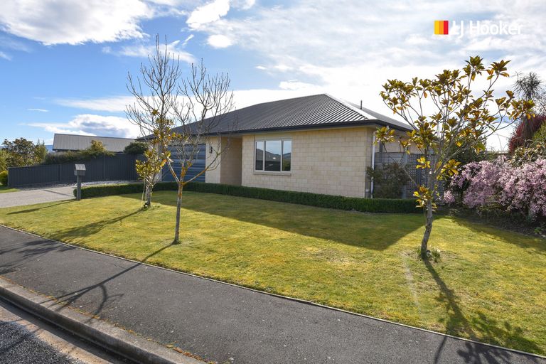 Photo of property in 16 Showgate Crescent, Mosgiel, 9024
