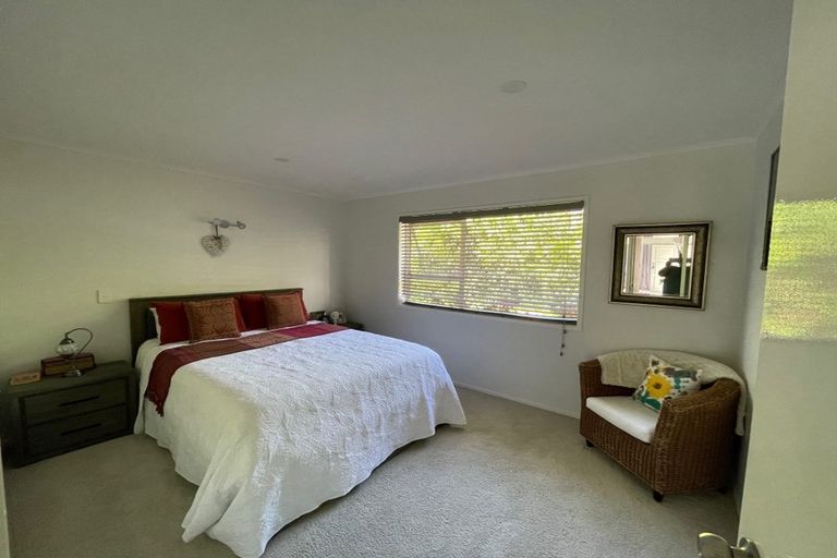 Photo of property in 1/2 Palm Court Drive, Glen Eden, Auckland, 0602