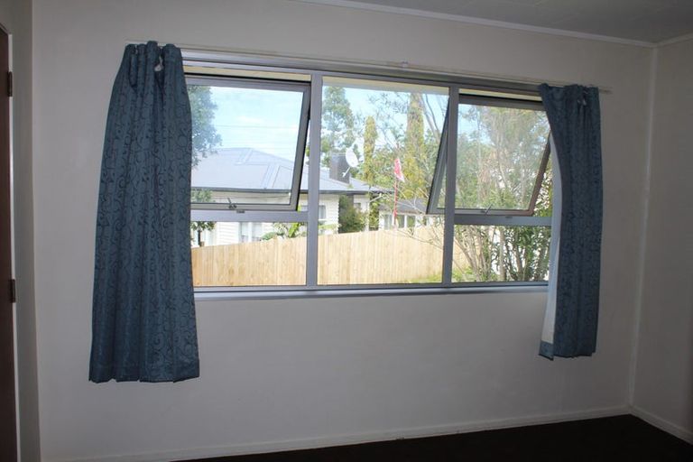 Photo of property in 3/58 View Road, Henderson, Auckland, 0612
