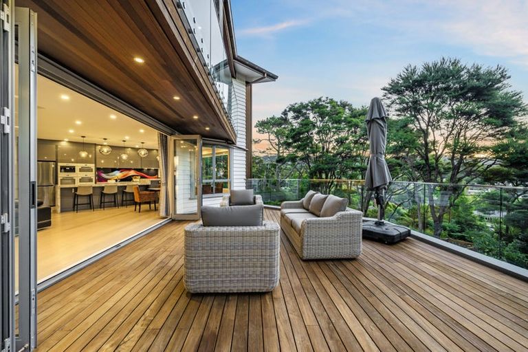 Photo of property in 293b Titirangi Road, Titirangi, Auckland, 0604