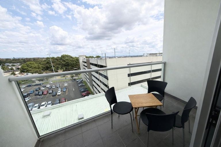 Photo of property in Proximity Apartments, 501/17 Osterley Way, Manukau, Auckland, 2104