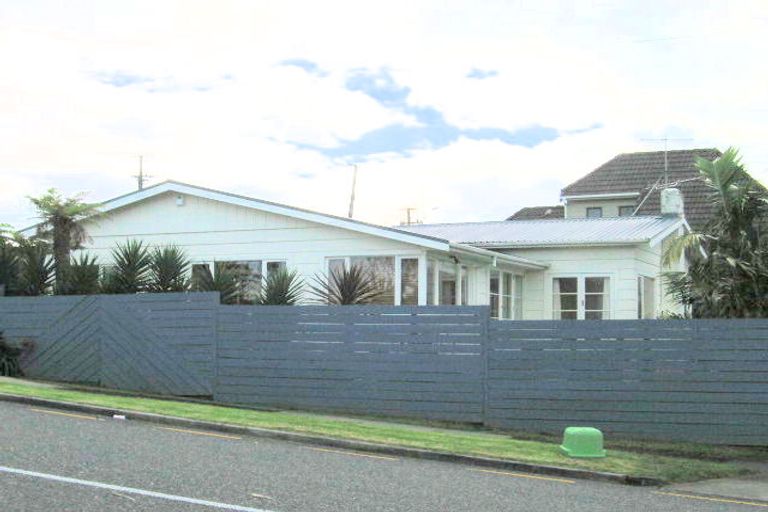 Photo of property in 2/35 Eastern Beach Road, Bucklands Beach, Auckland, 2012