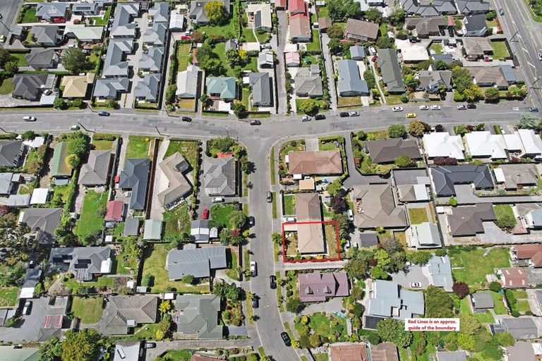 Photo of property in 2/3 Sawtell Place, Northcote, Christchurch, 8052