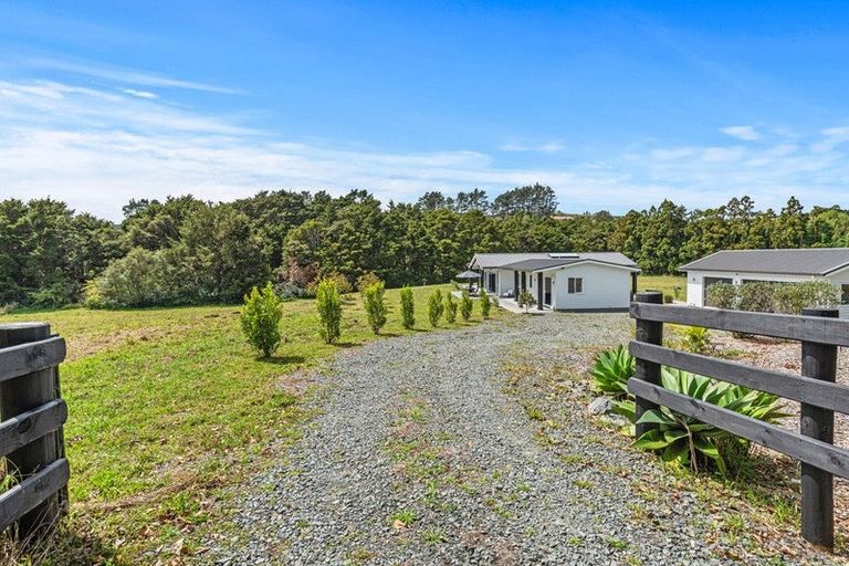 Photo of property in 821 Whangaripo Valley Road, Whangaripo, Wellsford, 0972