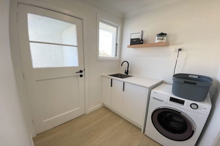 Photo of property in 25 Park Street, Winton, 9720