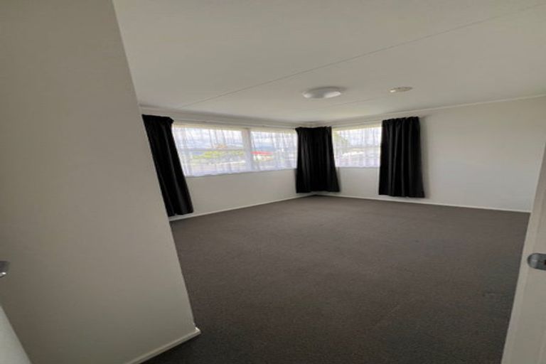 Photo of property in 71 Meadowvale Drive, Levin, 5510