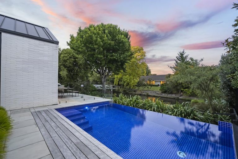 Photo of property in 27 Idris Road, Fendalton, Christchurch, 8052