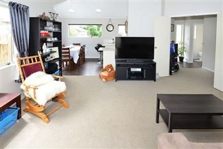 Photo of property in 3/372 Whangaparaoa Road, Stanmore Bay, Whangaparaoa, 0932