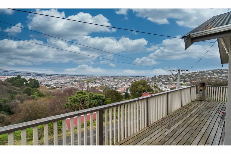 Photo of property in 74 Barnes Drive, Caversham, Dunedin, 9011