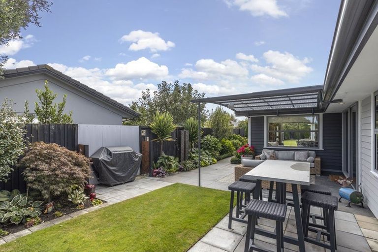 Photo of property in 15 Belgrave Drive, Rangiora, 7400