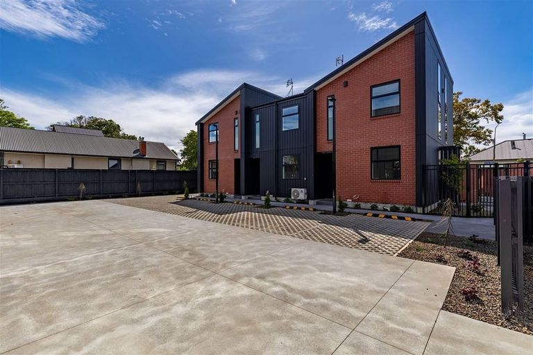 Photo of property in 83c Browns Road, St Albans, Christchurch, 8052