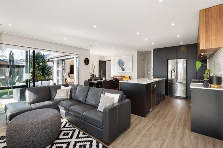 Photo of property in 18 Charlotte Drive, Omokoroa, 3114