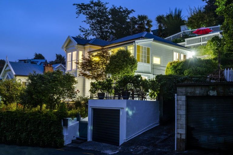 Photo of property in 6 Cameron Road, Bluff Hill, Napier, 4110