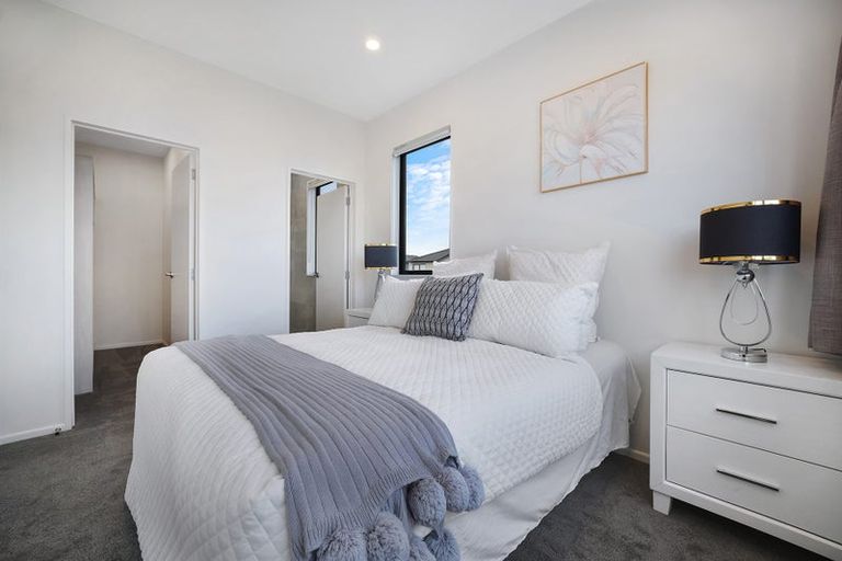 Photo of property in 8/32 Tiraumea Drive, Pakuranga, Auckland, 2010