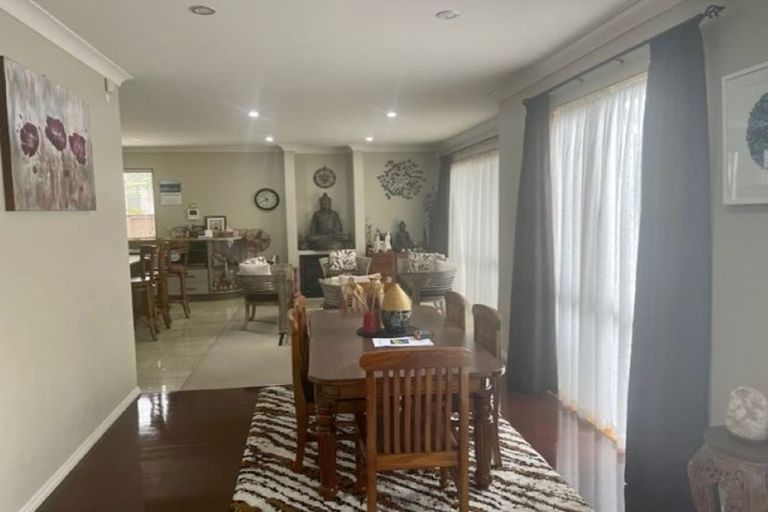 Photo of property in 28 Kaseng Place, East Tamaki Heights, Auckland, 2016