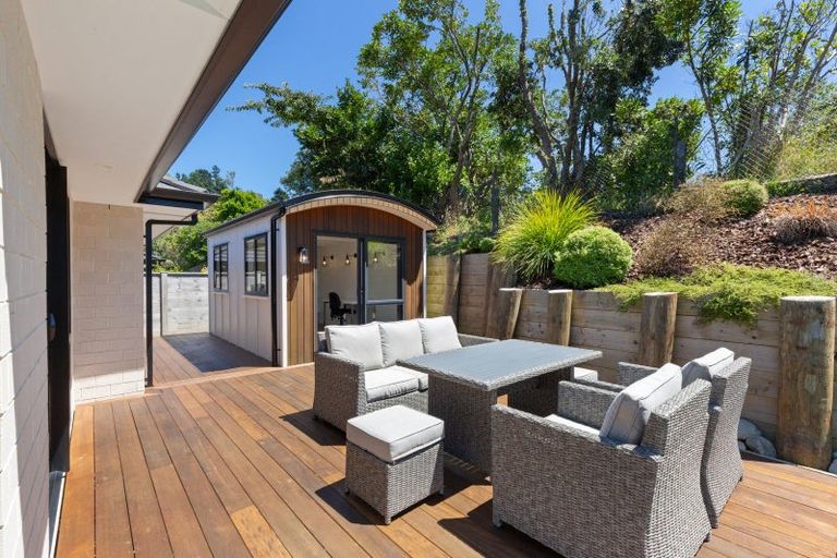 Photo of property in 6 Martingale Drive, Whitby, Porirua, 5024