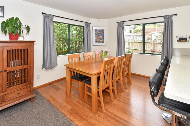 Photo of property in 1/10 Hilltop Road, Clover Park, Auckland, 2019