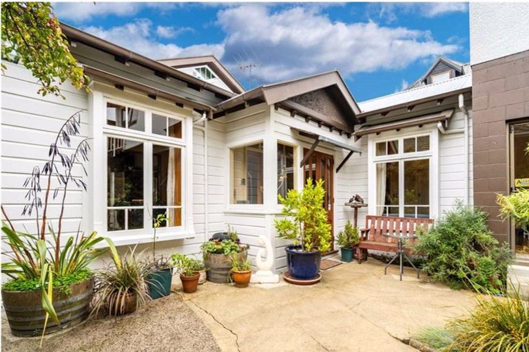 Photo of property in 32 City Road, Roslyn, Dunedin, 9010