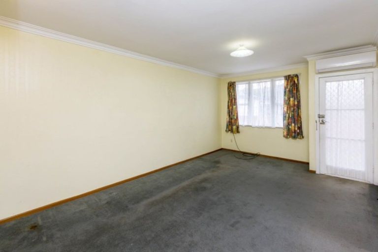 Photo of property in 3/4 Henry Street, Ebdentown, Upper Hutt, 5018