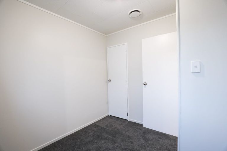 Photo of property in 6 Balwyn Place, Clendon Park, Auckland, 2103