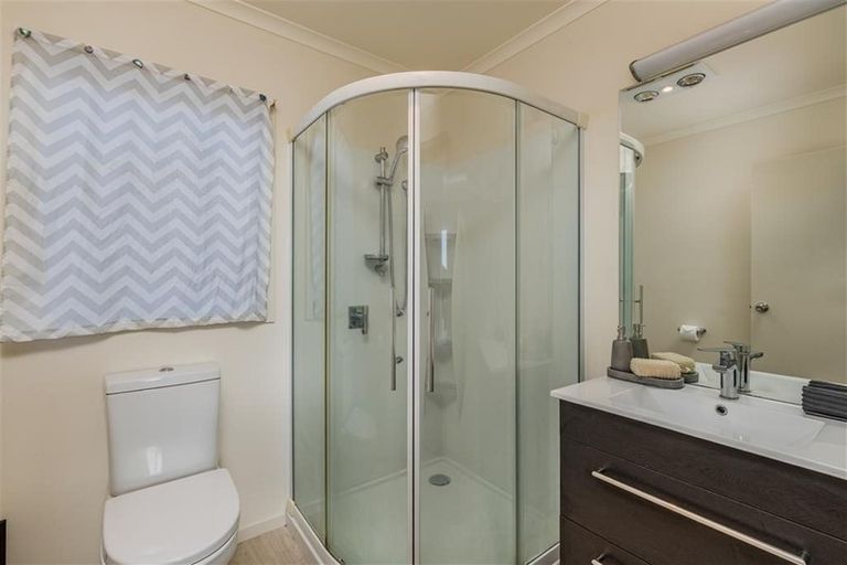 Photo of property in 9 Waterview Place, Haruru, 0204