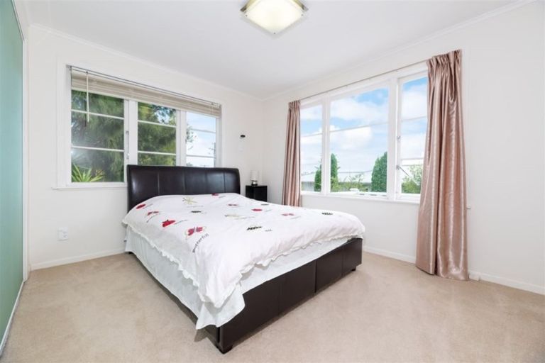 Photo of property in 6 Fairlea Road, Te Atatu South, Auckland, 0610