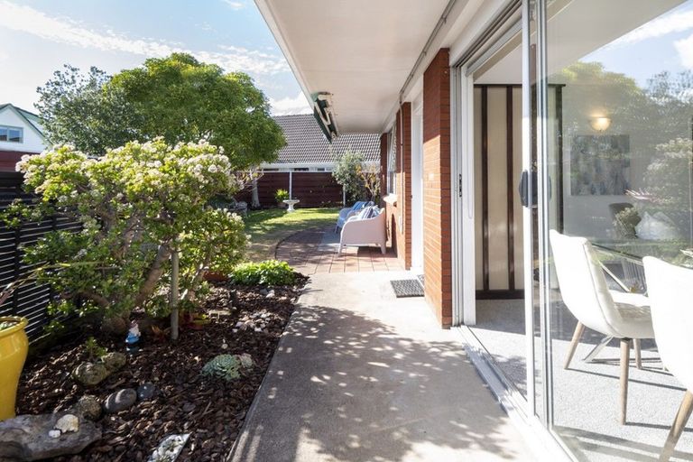 Photo of property in 2/3 Jern Place, Eastern Beach, Auckland, 2012