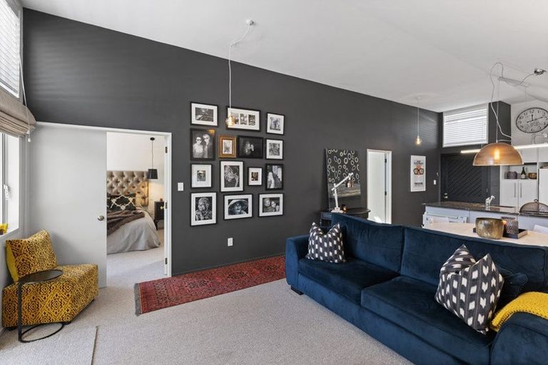 Photo of property in 3/93 Aikmans Road, Merivale, Christchurch, 8014