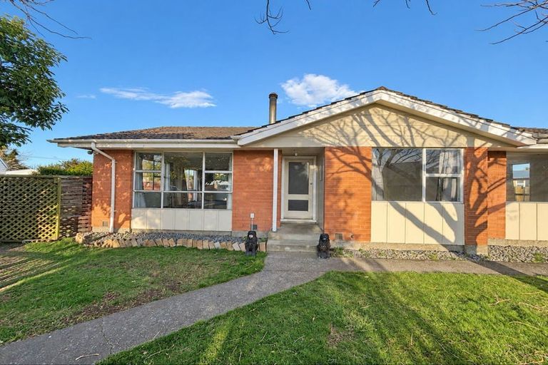 Photo of property in 25b Medina Crescent, Parklands, Christchurch, 8083