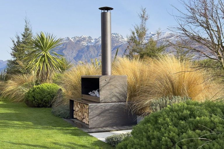 Photo of property in 6a Kinross Lane, Jacks Point, Queenstown, 9371