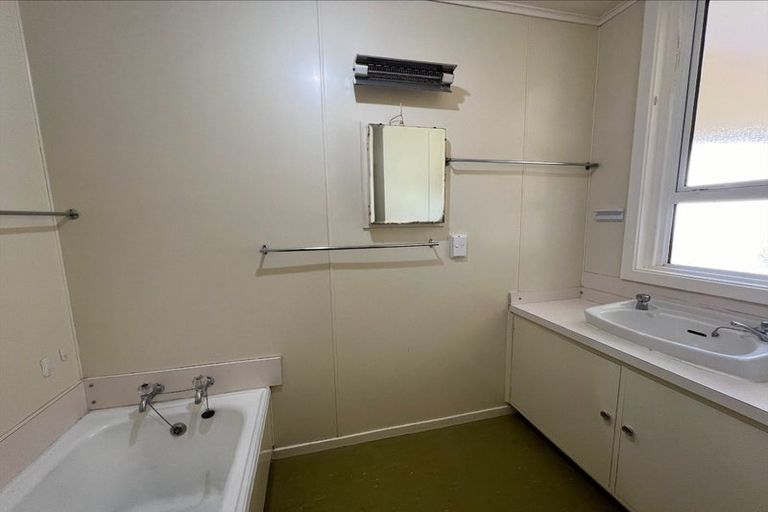 Photo of property in 21 Maunder Street, Marton, 4710