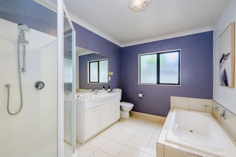 Photo of property in 17 Regent Drive, Paraparaumu Beach, Paraparaumu, 5032