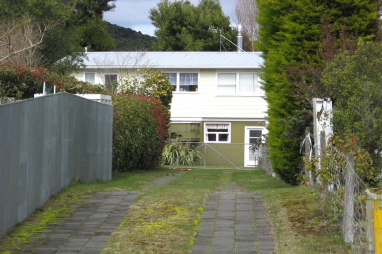 Photo of property in 27 Irwin Place, Kinloch, Taupo, 3377