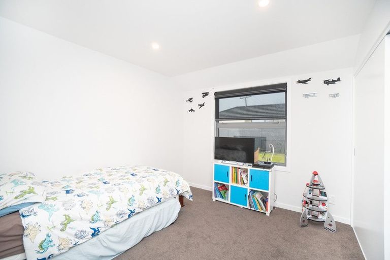Photo of property in 22 Monaco Grove, Fitzherbert, Palmerston North, 4410